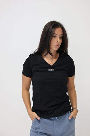 Relaxed V-Neck in Black