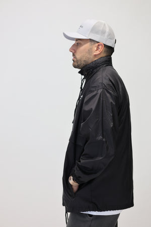 Windbreaker in Black