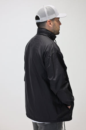 Windbreaker in Black